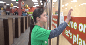WOW Center Patient Joins Petland for Internship